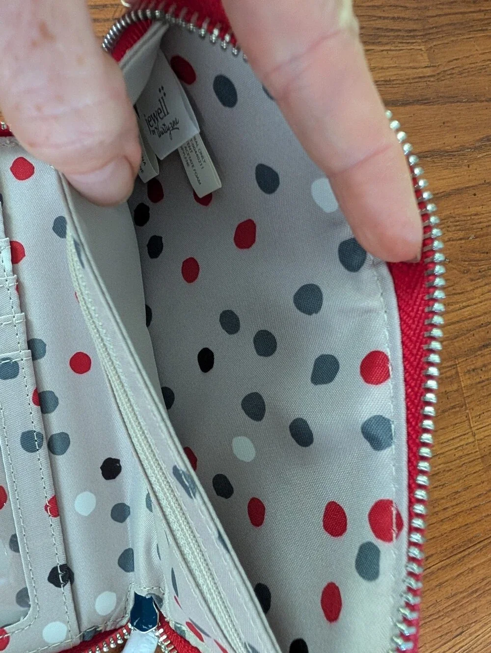 Thirty-One Stackin' Jacksons Wallet – Very Cherry Pebble Red – New in Package